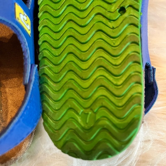 Toddler Super Mario Bros Blue Sandals - Hook & Eye Closure - Size 7 - Adorable - Picture 5 of 5